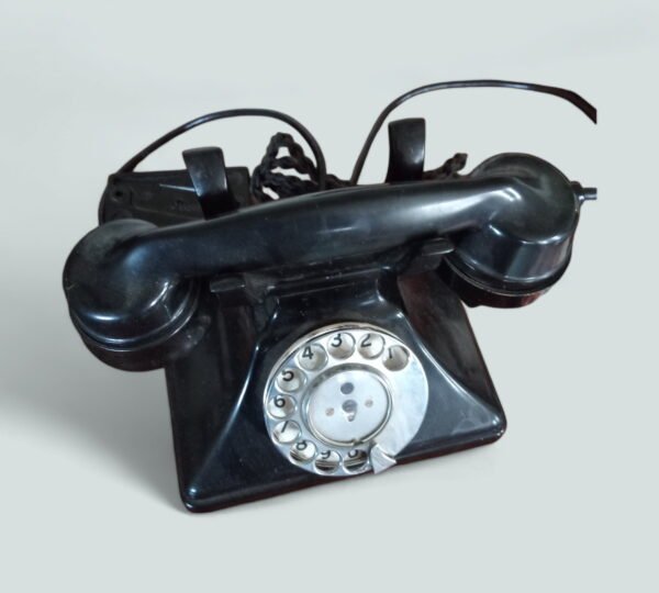 Bakelite Pyramid Phone Type 232