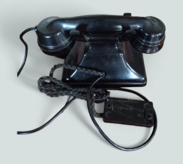 Bakelite Pyramid Phone Type 232