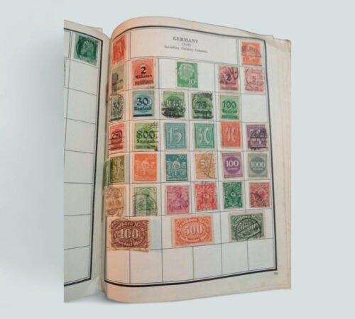 World Stamp Album 'Four Square' Large with lots of older stamps